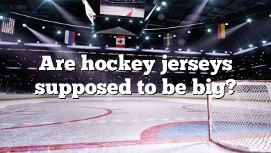 Are hockey jerseys supposed to be big?