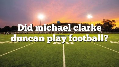 Did michael clarke duncan play football?