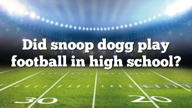 Did snoop dogg play football in high school?