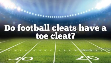 Do football cleats have a toe cleat?