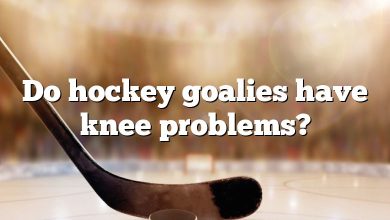 Do hockey goalies have knee problems?