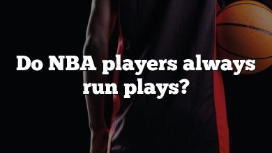 Do NBA players always run plays?