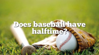 Does baseball have halftime?