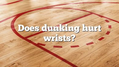 Does dunking hurt wrists?
