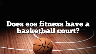 Does eos fitness have a basketball court?