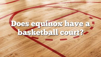 Does equinox have a basketball court?