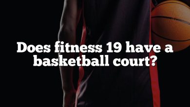 Does fitness 19 have a basketball court?