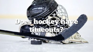 Does hockey have timeouts?