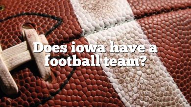 Does iowa have a football team?