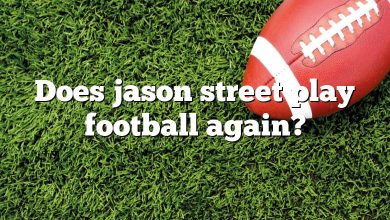 Does jason street play football again?