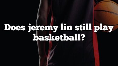 Does jeremy lin still play basketball?