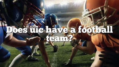 Does uic have a football team?