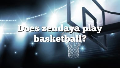 Does zendaya play basketball?