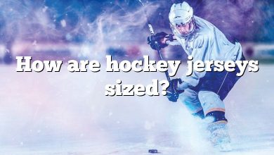 How are hockey jerseys sized?
