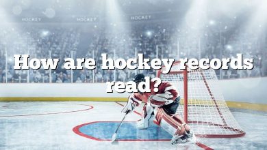 How are hockey records read?
