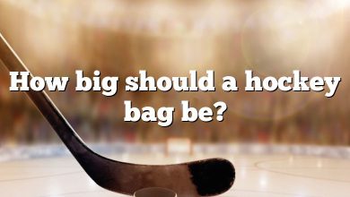 How big should a hockey bag be?