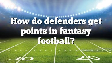 How do defenders get points in fantasy football?