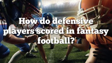 How do defensive players scored in fantasy football?