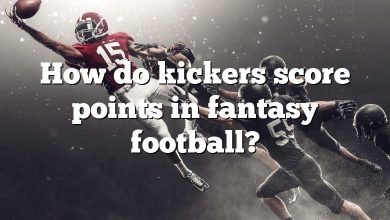 How do kickers score points in fantasy football?