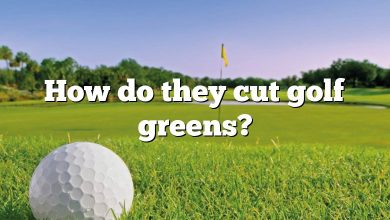 How do they cut golf greens?
