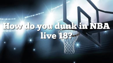 How do you dunk in NBA live 18?