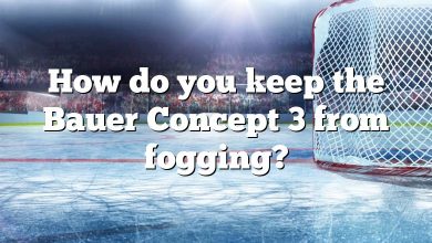 How do you keep the Bauer Concept 3 from fogging?