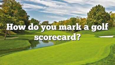How do you mark a golf scorecard?