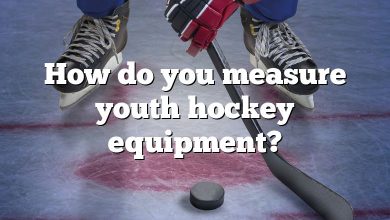 How do you measure youth hockey equipment?
