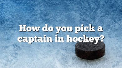 How do you pick a captain in hockey?