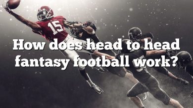 How does head to head fantasy football work?
