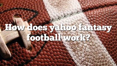 How does yahoo fantasy football work?