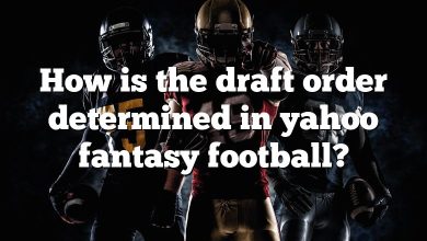 How is the draft order determined in yahoo fantasy football?