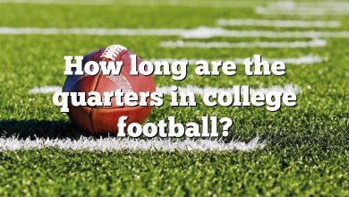 How long are the quarters in college football?