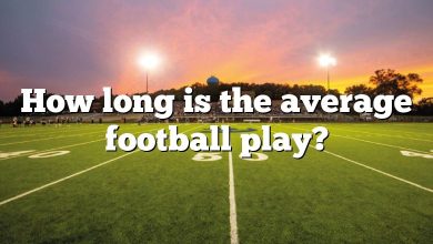 How long is the average football play?