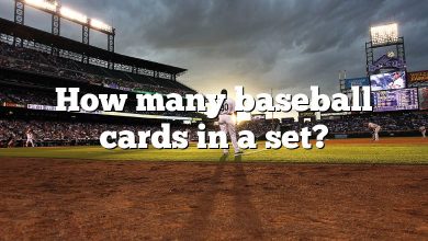 How many baseball cards in a set?