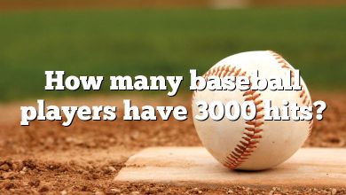 How many baseball players have 3000 hits?