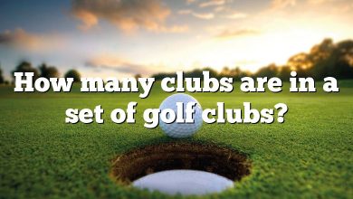 How many clubs are in a set of golf clubs?