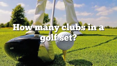 How many clubs in a golf set?