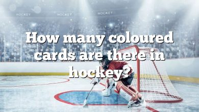 How many coloured cards are there in hockey?