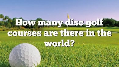 How many disc golf courses are there in the world?