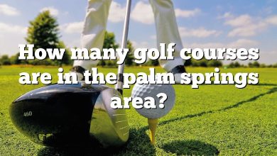 How many golf courses are in the palm springs area?