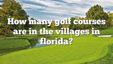 How many golf courses are in the villages in florida?