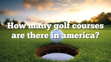 How many golf courses are there in america?