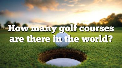 How many golf courses are there in the world?