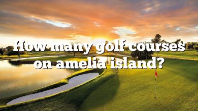 How many golf courses on amelia island?