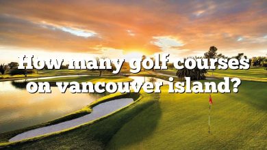 How many golf courses on vancouver island?