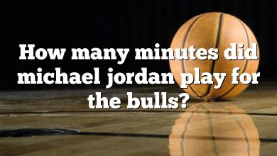 How many minutes did michael jordan play for the bulls?