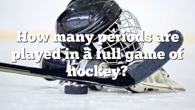 How many periods are played in a full game of hockey?