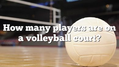 How many players are on a volleyball court?