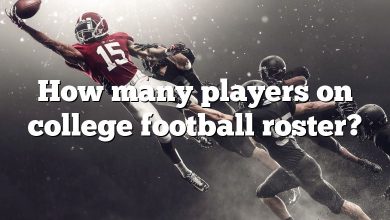 How many players on college football roster?
